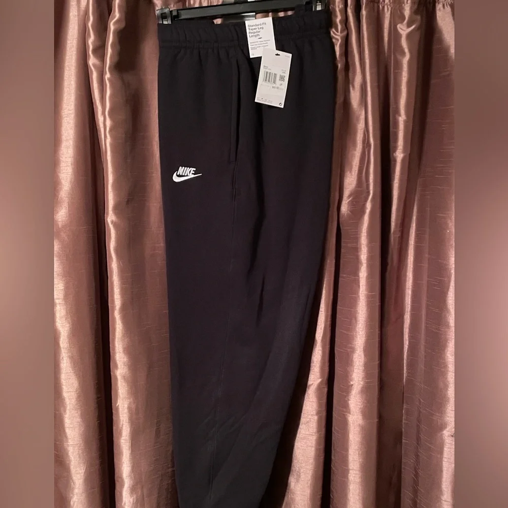 NWT Nike Men's Sportswear Club Fleece Jogger/Sweatpants Black/White. Size: XL - Picture 10 of 15